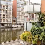 Bed & Breakfast Sm Center Located On The Canal