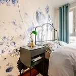 Sm Center Located On The Canal Amsterdam