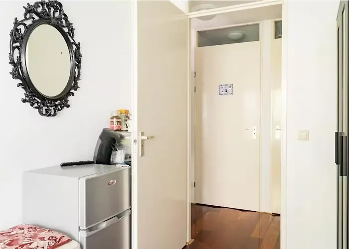 Sm Center Located On The Canal * Amsterdam